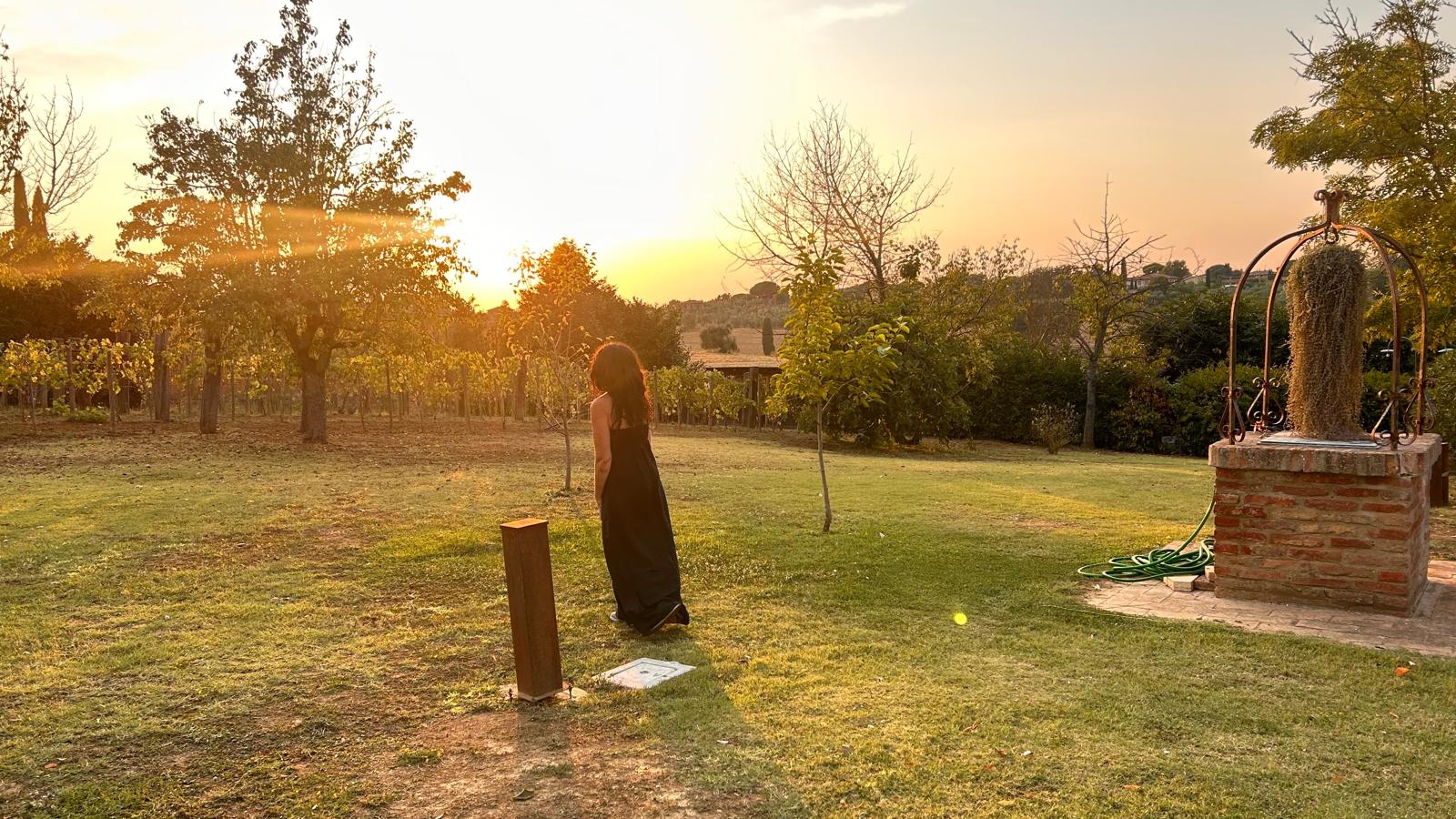 figura in natura al tramonto - medipthazione